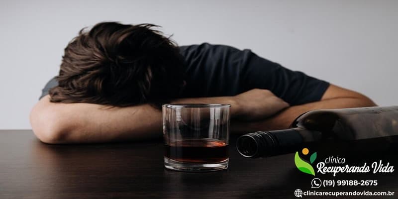 Como escolher uma clínica de recuperação de tratamento de alcoolismo